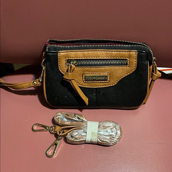 Coco + Carmen Black and Tan Wristlet - Picture 3 of 4